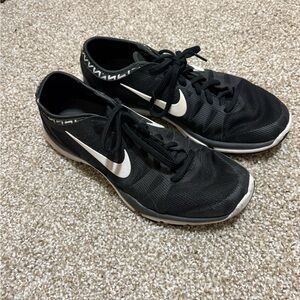 Black Nike Shoes